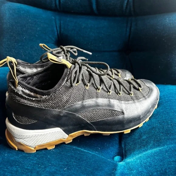 Naglev Unico Hiking Sneaker - EUC - Picture 7 of 12